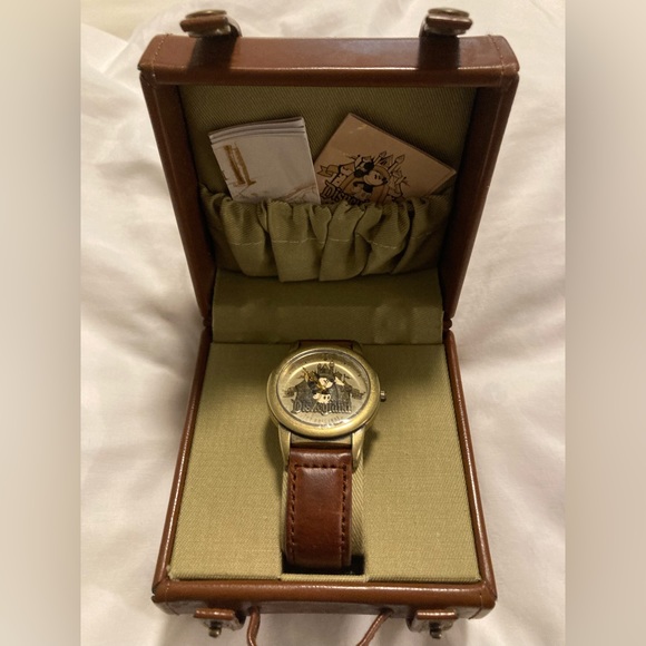 Disney Accessories Vintage Mickey Pocket Watch Disney World Tour